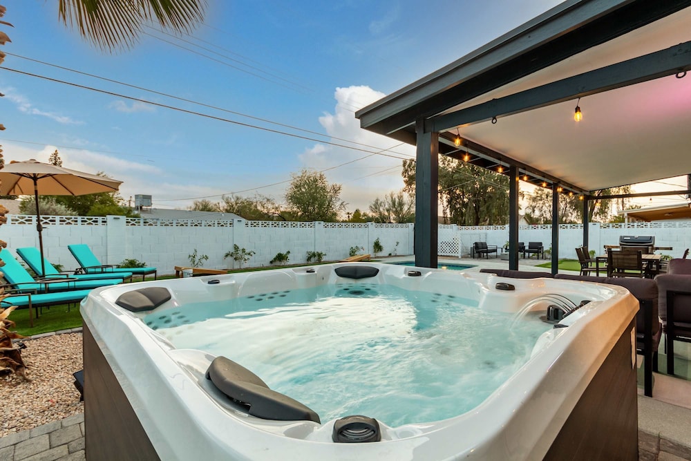 NEW The Mesquite Retreat on Oak Entertainers Oasis
