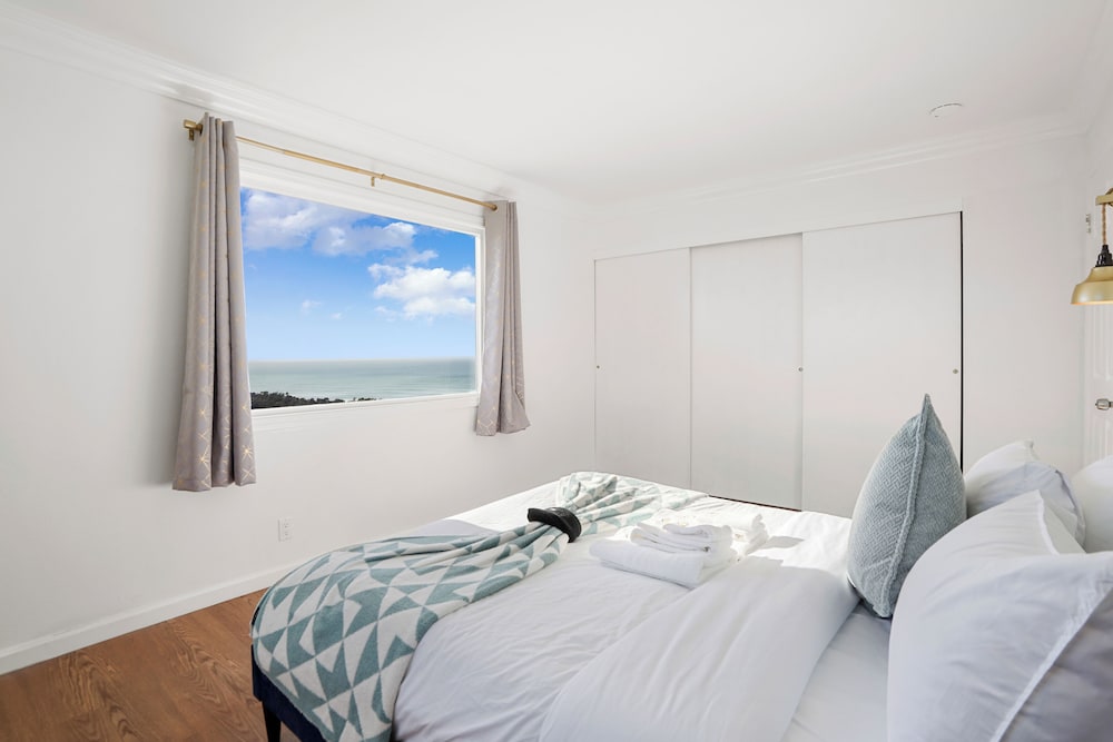 Charming 2BR Coastal Getaway in Pacifica