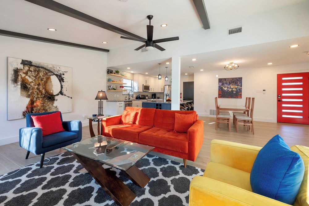 Private Yard w/ BBQ & Games, Steps to South Congress & Barton Creek Clarksburg