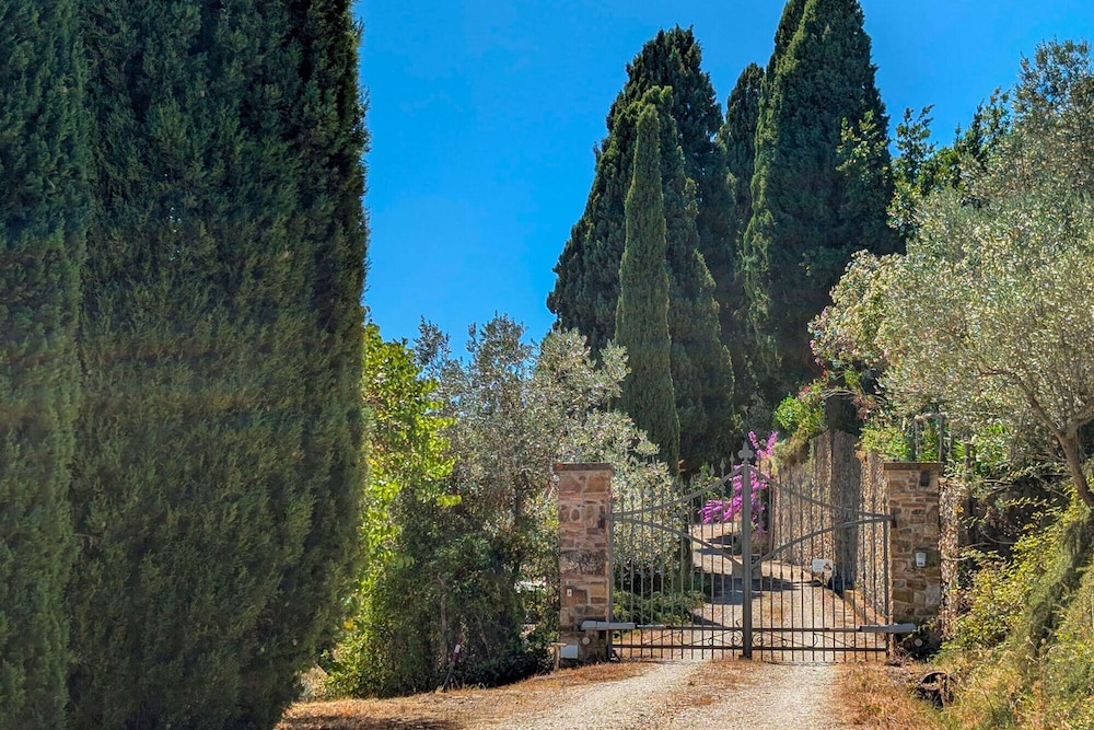 Villa Poggio al Coniglio a Suvereto con Piscina