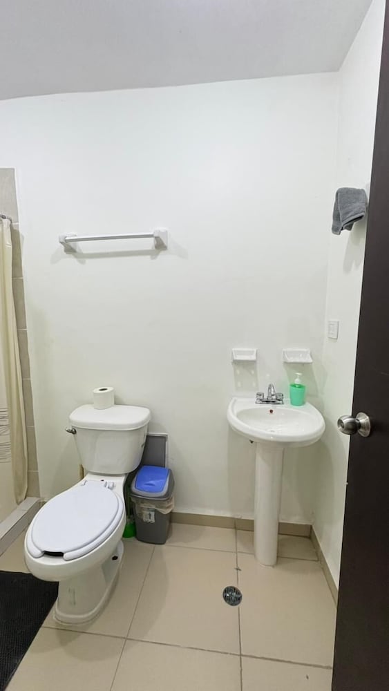 Casa 3 recámaras cerca del aeropuerto