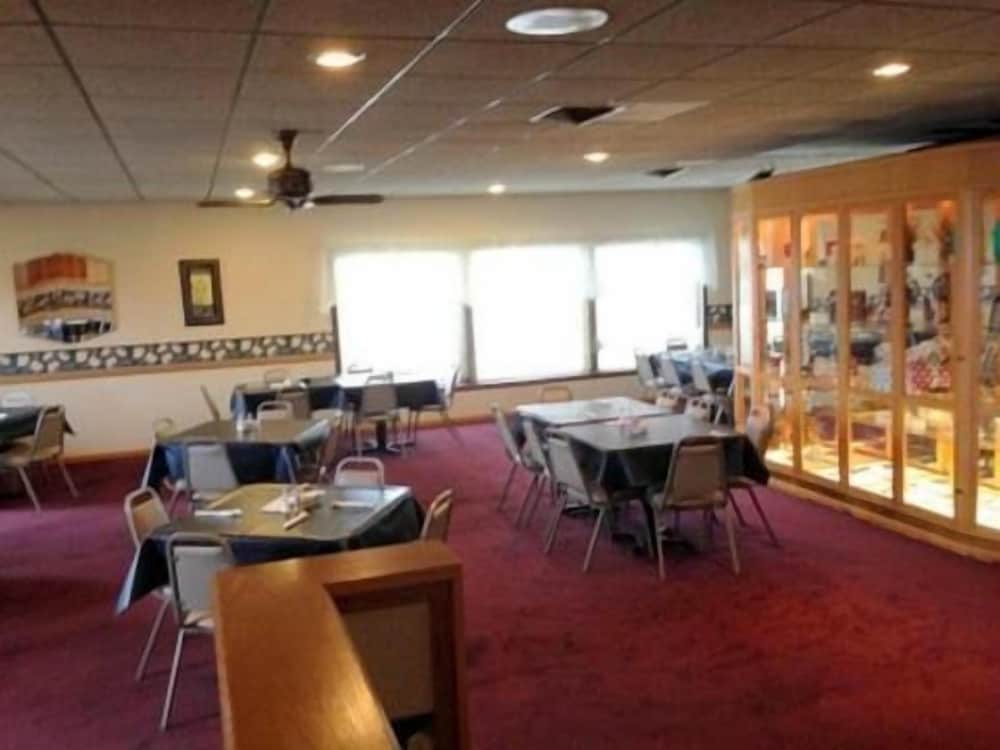 Cedar Inn