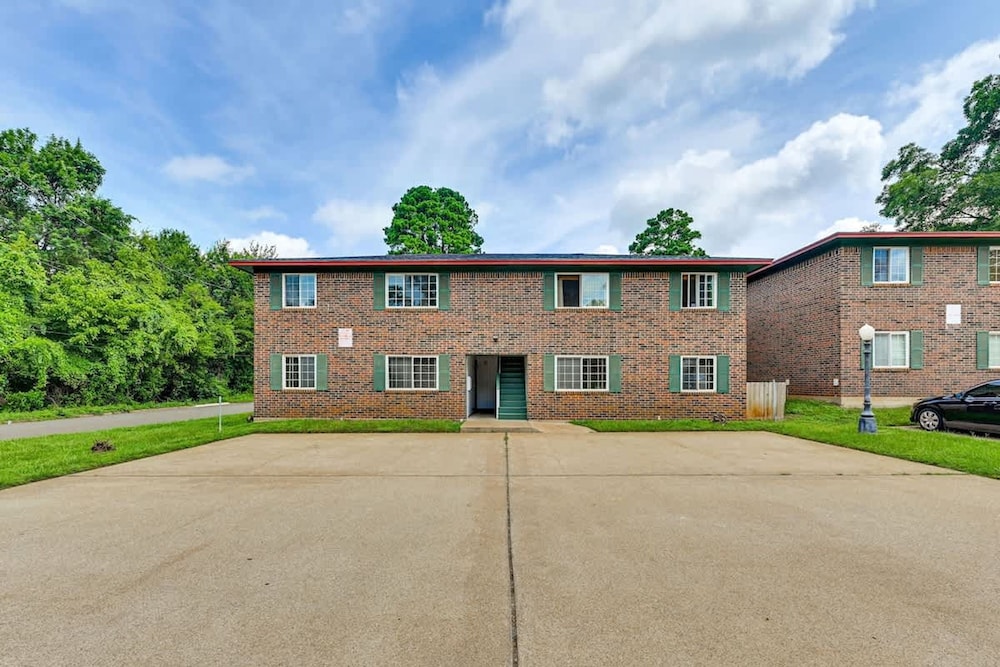 The Homestead Luxury-cozy 2BR Apartments Near SFA