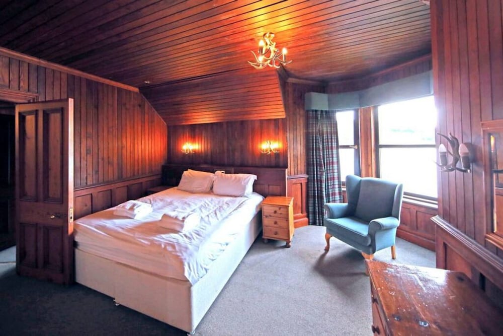 Loch Rannoch Highland Club Lochside Lodge 01