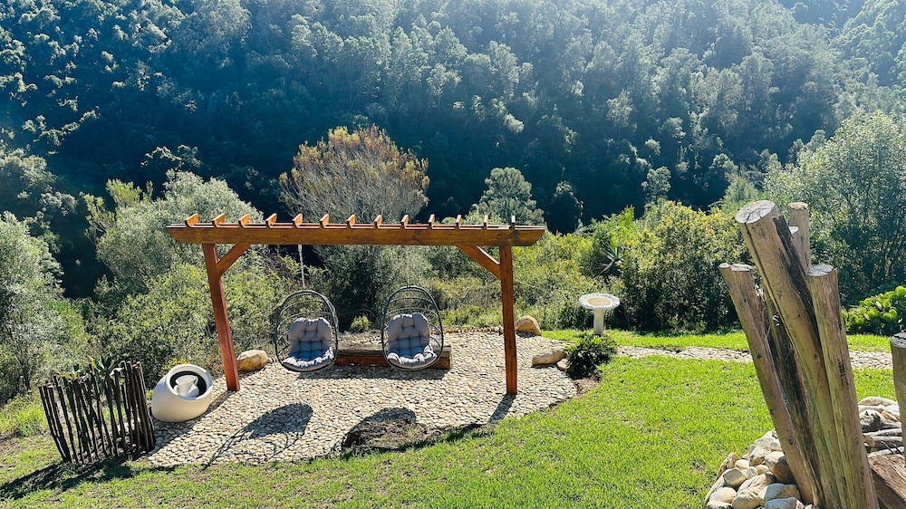 Amazing Riverside Retreat With Hot Tub & Ecopool