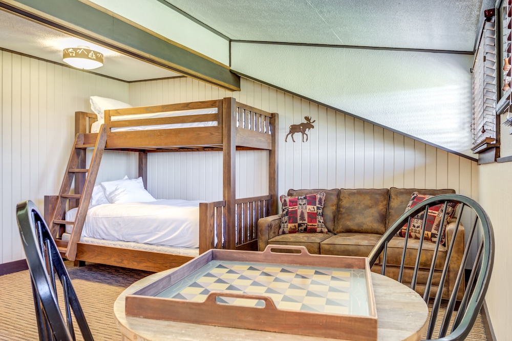 Grand Lake Lodge