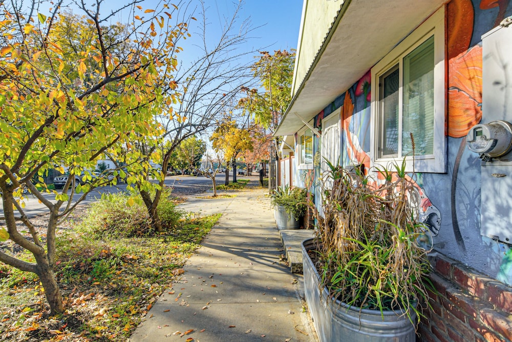 1 Mi to City Plaza: Family-friendly Chico Home