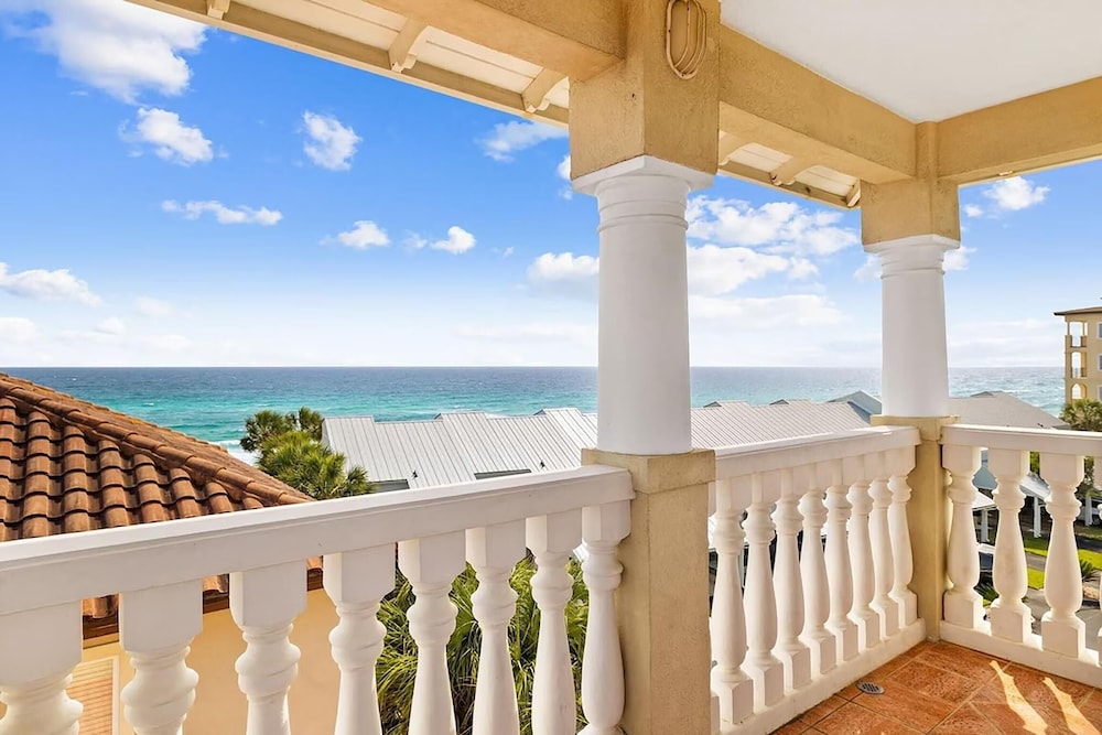 Dolphin Overlook
