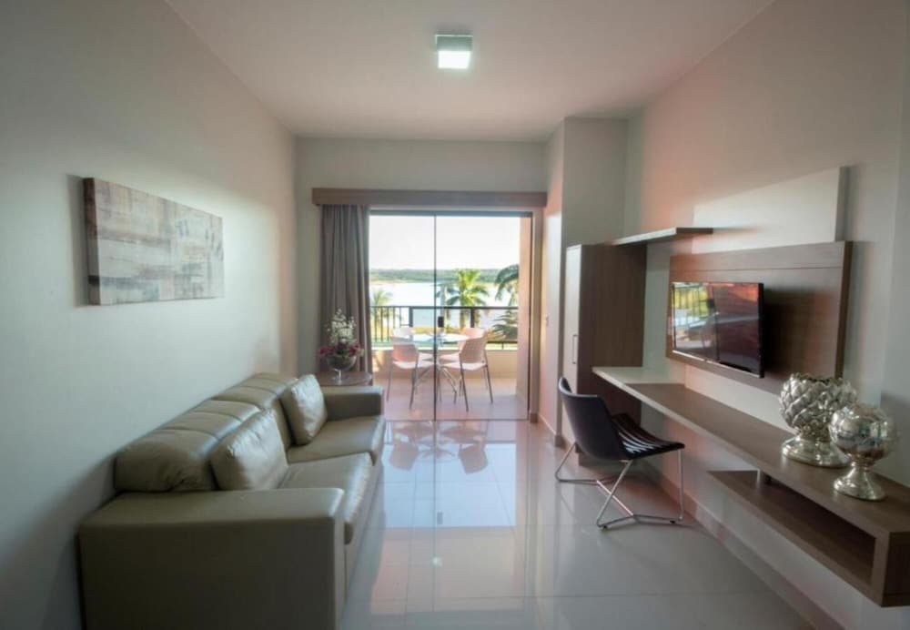 Pineapples Caldas Novas - Marina Flat e N Utica view 3