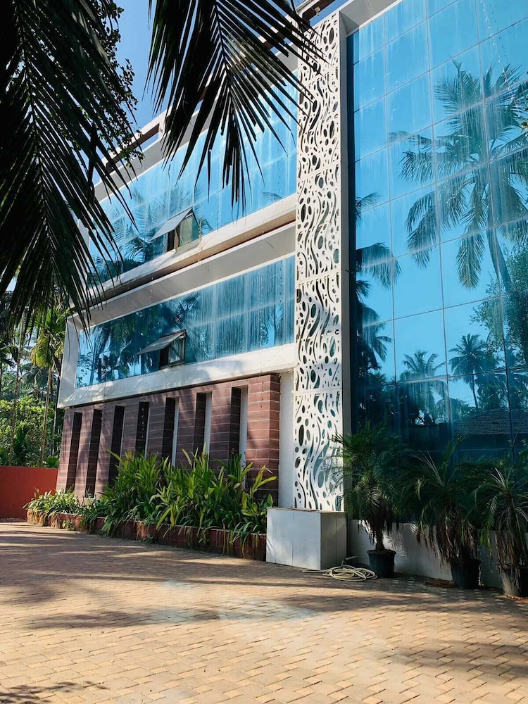 Hotel Silka Inn