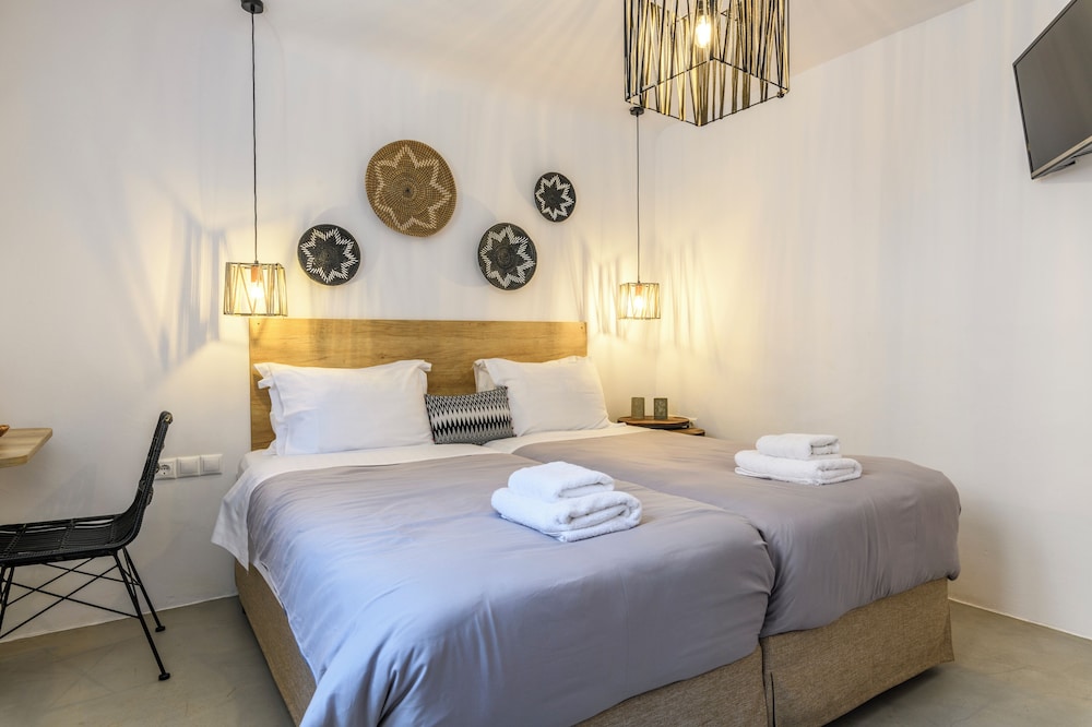 Mykonist Merchia Beach Villas & Suites