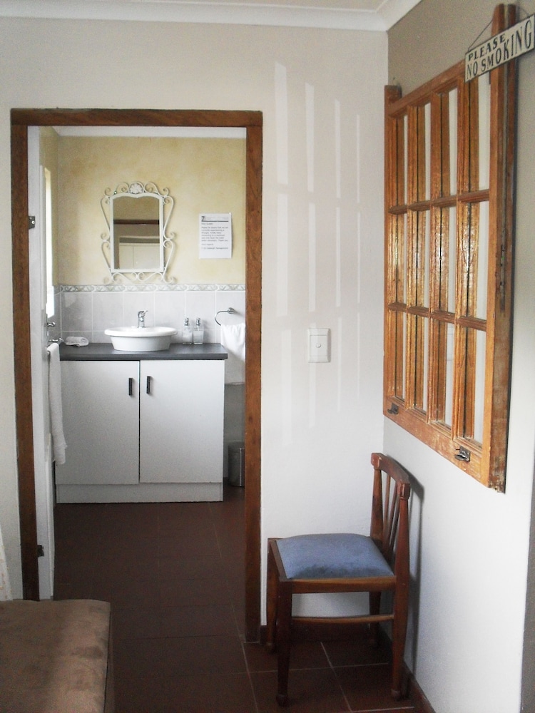 Grecian Gardens Motel