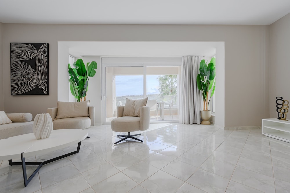Foothills Turquoise Villa