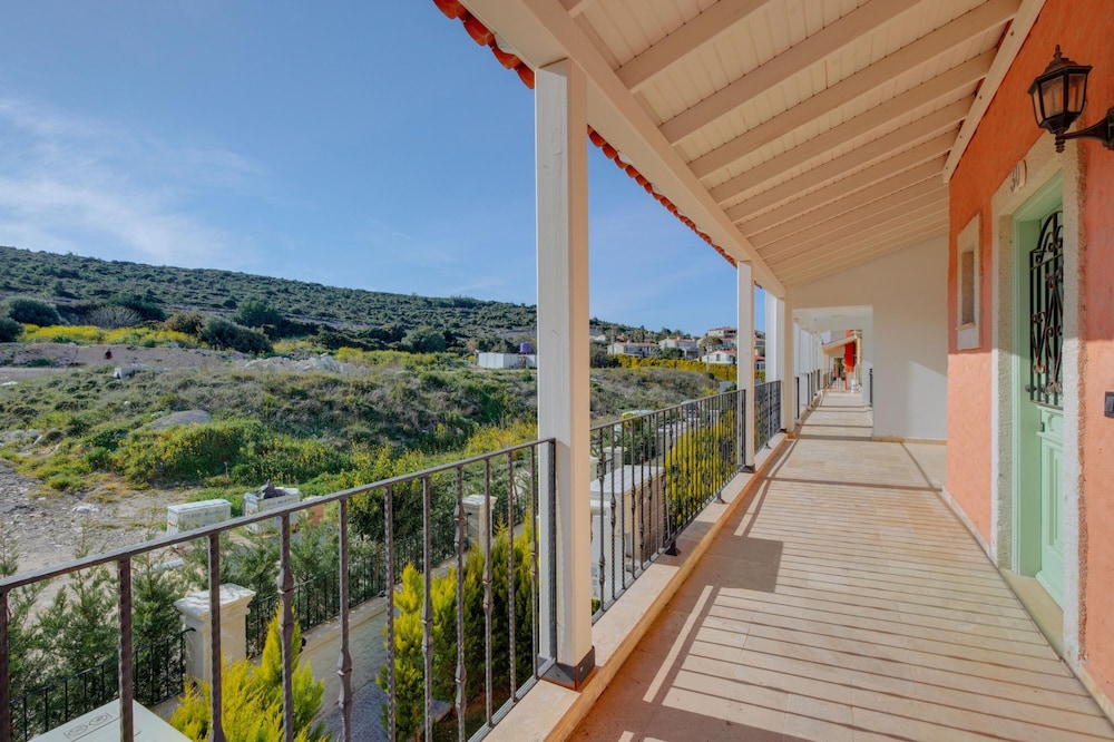 Sea View Duplex w Terrace in Alacati view 3