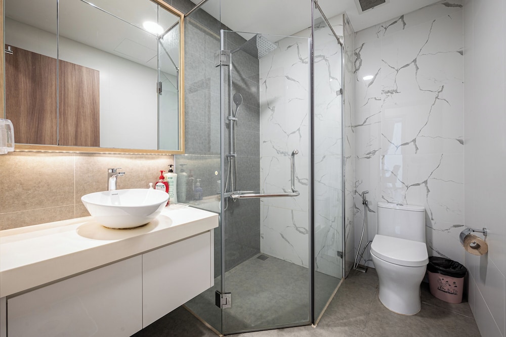 SUNWAH PEARL Premier Residence