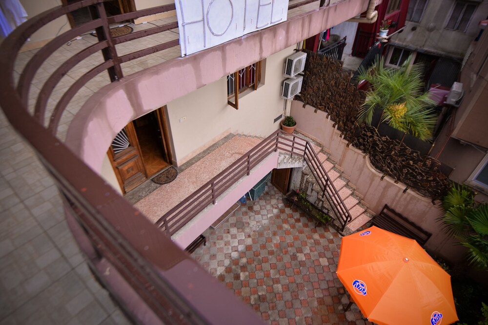 Photo 11