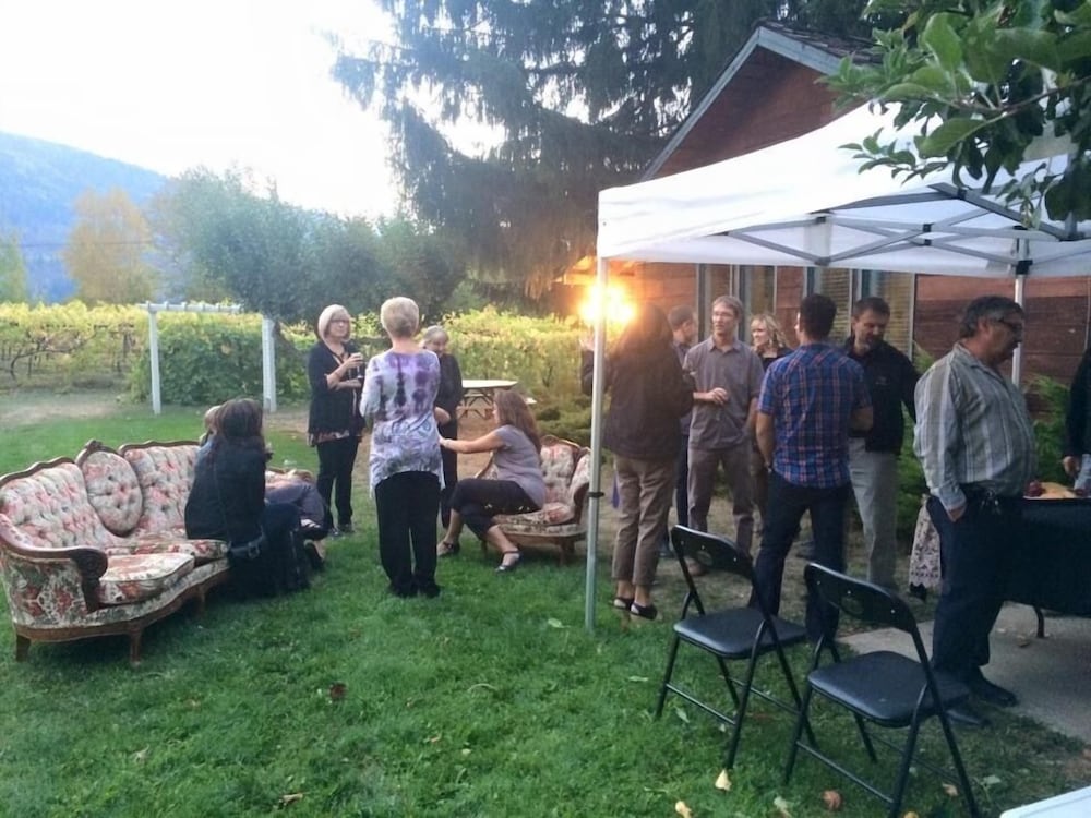 Columbia Gardens Winery and Grape Escape Guesthouse