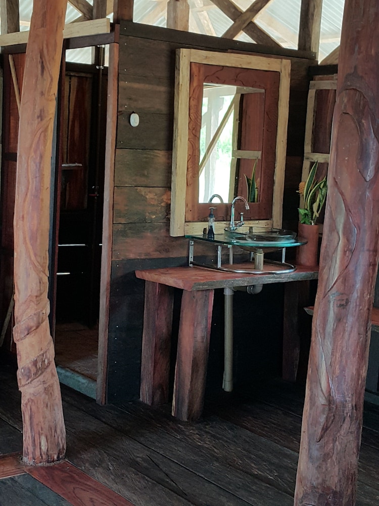 Kurupira Cabin Floating