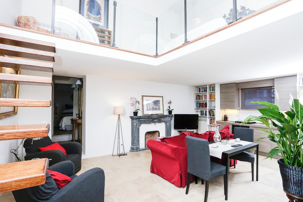 Spanish Steps Apartments