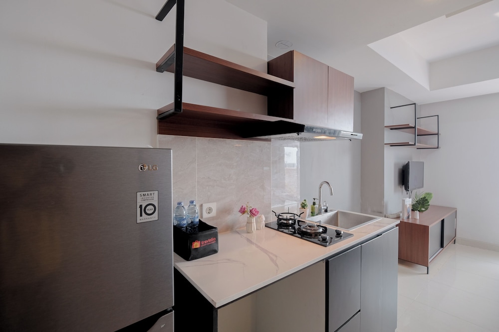 Cozy Stay Studio At West Vista Apartment