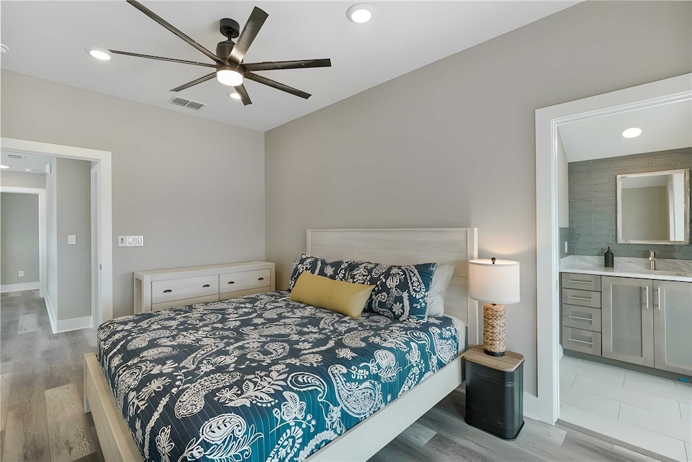 La Concha Blvd #31 -