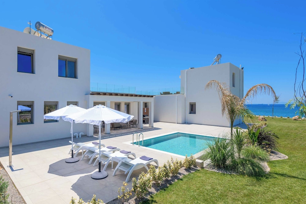Villa Panaxia Akte