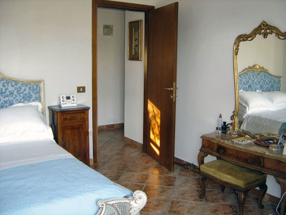 Luxury Villa Near Venice in the Prosecco Region view 4