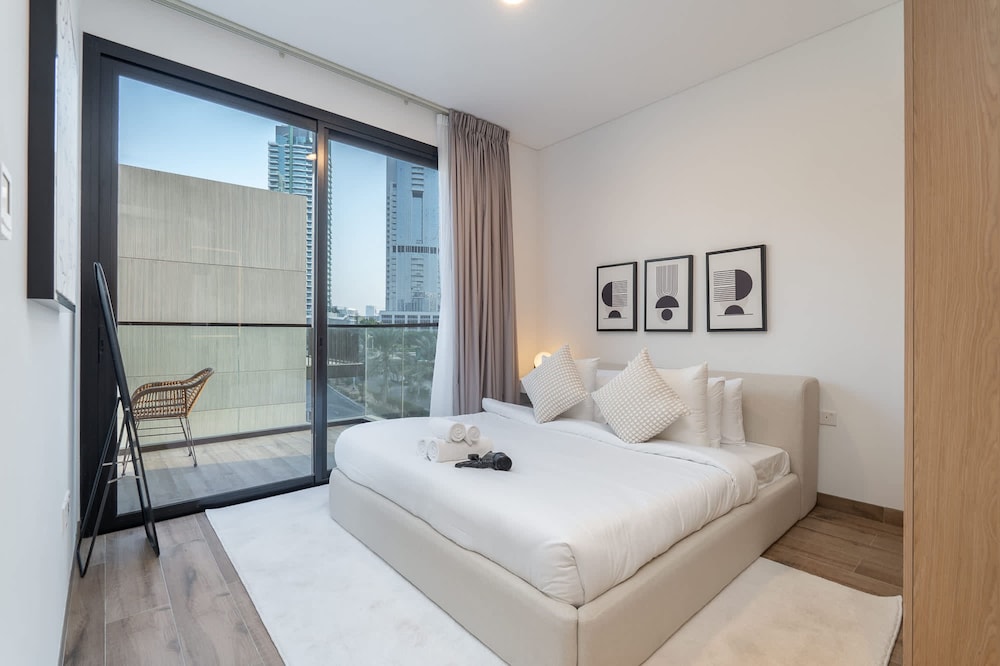 Stylish Minimalist 2-bedroom in Jumeirah Village Circle