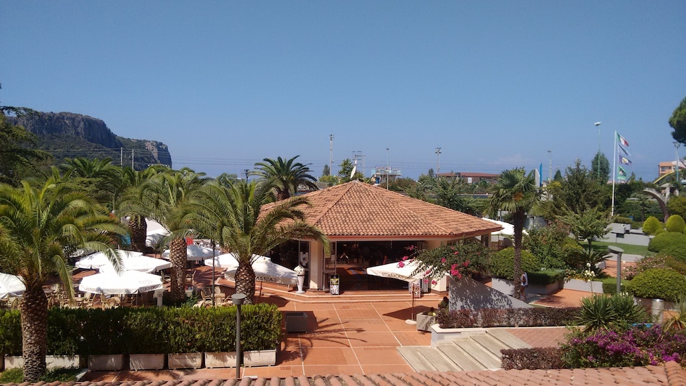 Villaggio Turistico La Mantinera Hotel