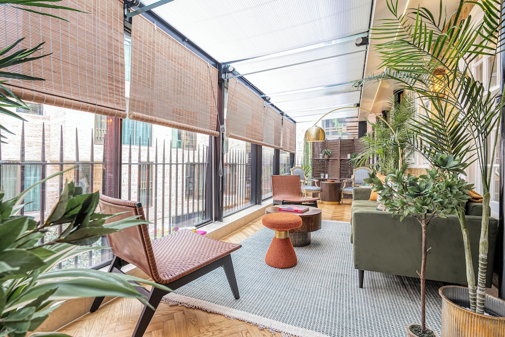 Luxury flats near Big Ben and London Eye