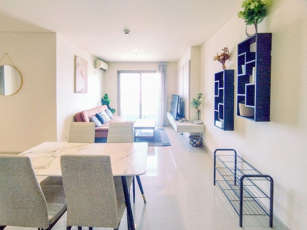 Homey Designed 2BR in City Center at Praxis Apartment