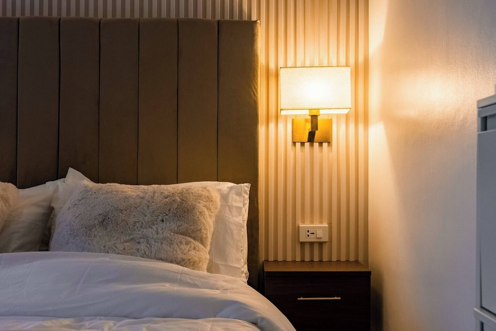 Elegant Studio, Close to the Airport and big Malls