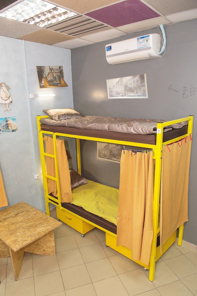 Reshetnikov Hostel