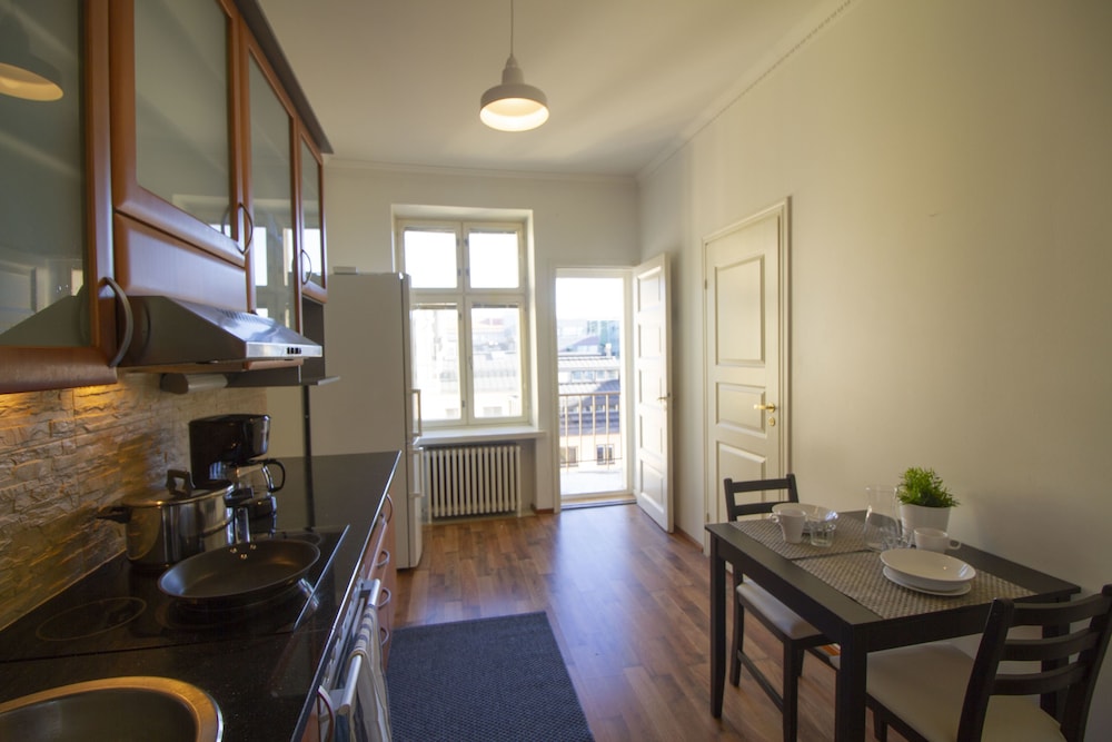 2ndhomes Stunning Top Floor Residence with 2BR & Sauna