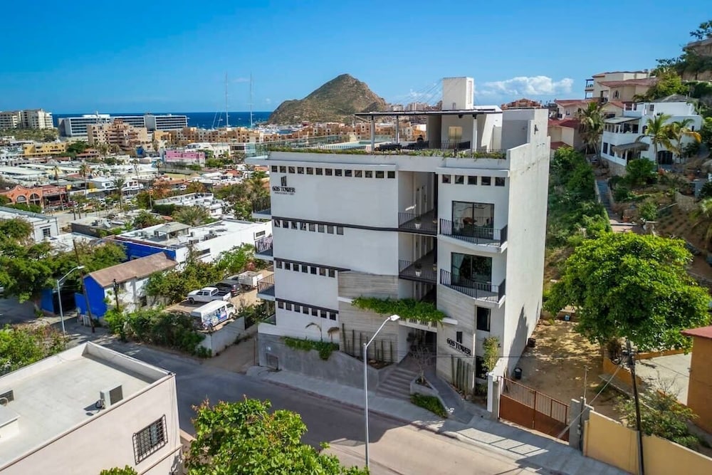 New 1BR Condo Near Marina and Downtown - Pool
