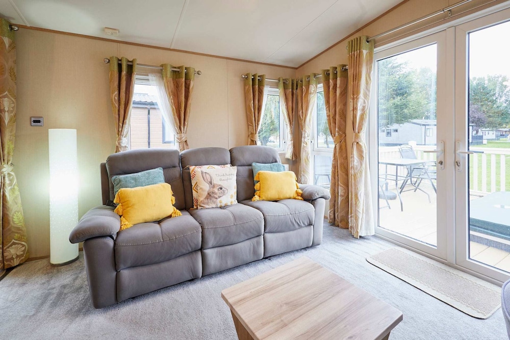 Host Stay Brooksbank Lodge