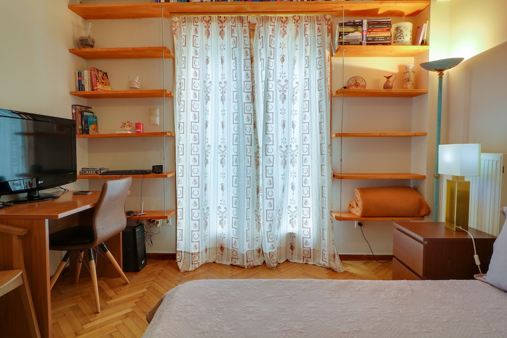 Parliament Syntagma Apartment by Living-Space
