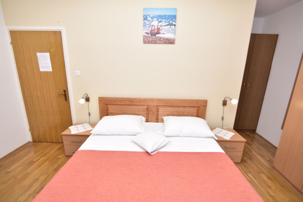 Rooms Tom view 3