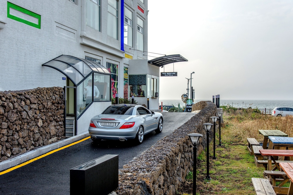 Hotel White House, Jeju City - 10