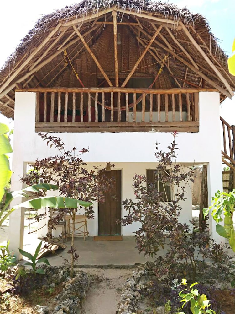 Tuna Lodge
