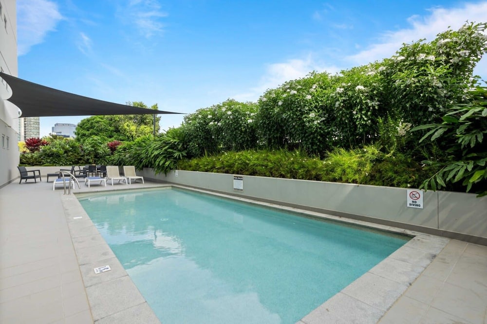Spaciously Bright 1-bed Apartment