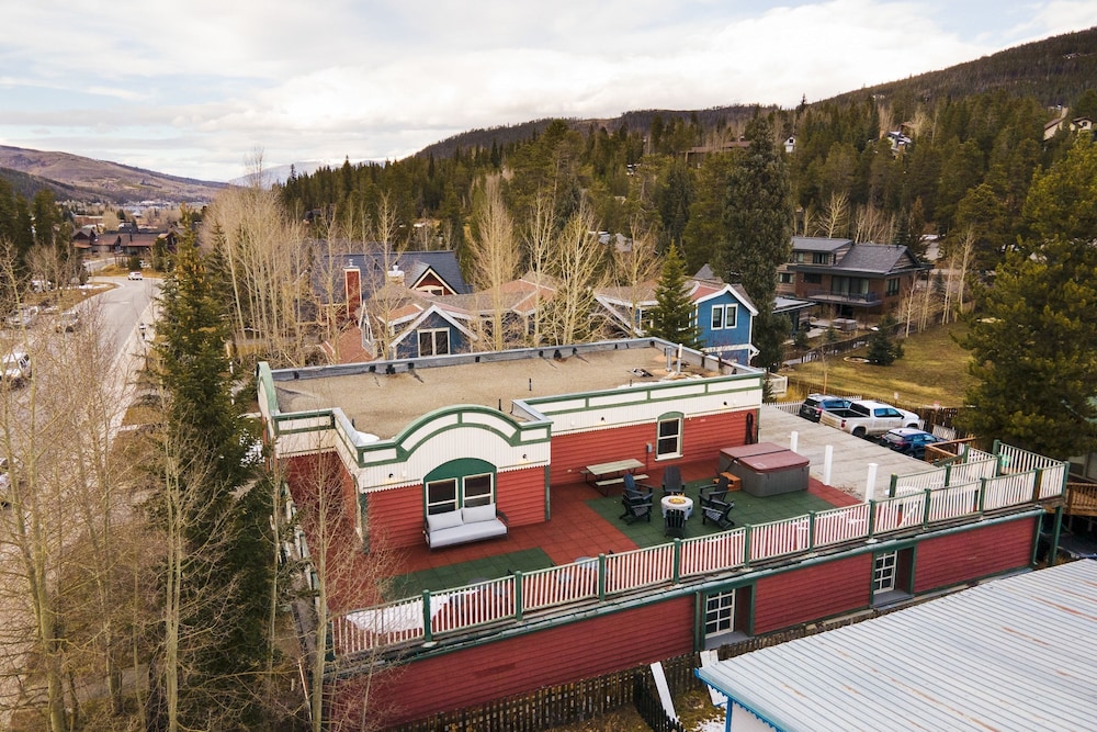 Holly by Avantstay In the Heart of Breckenridge w Hot Tub Game Room Roof Top Patio