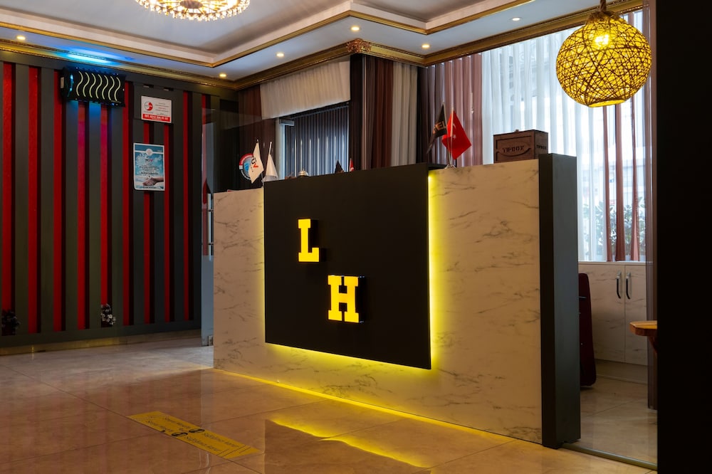 Loss Hotel - Image 11