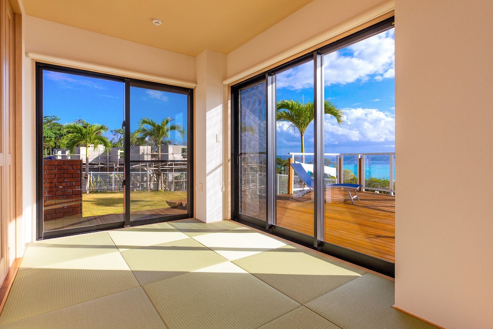 Villa Ocean Bridge Kourijima view 4