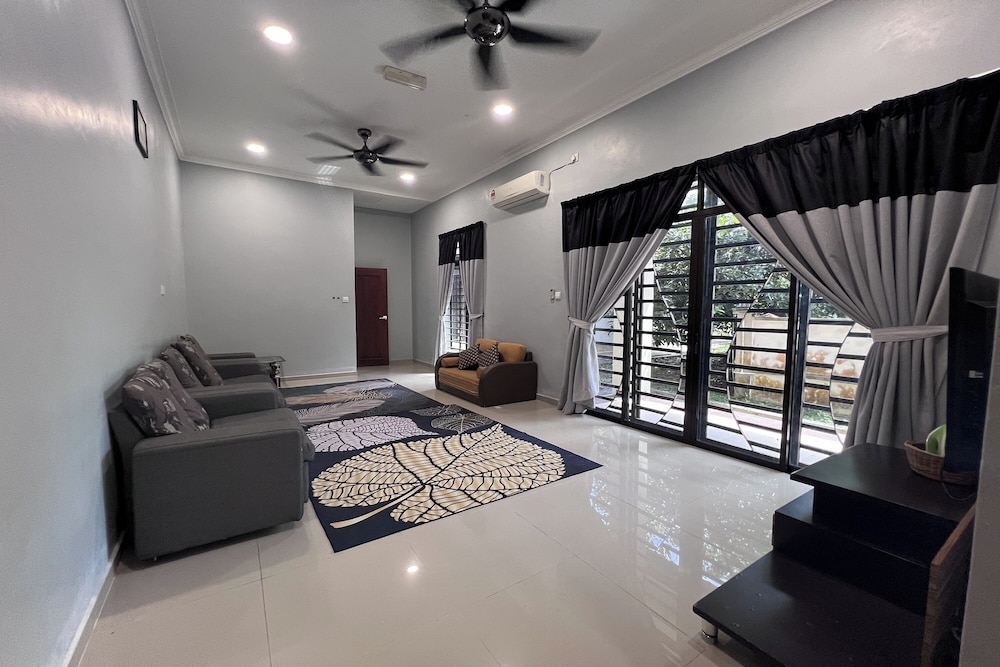 Nurbayu Villa (3 and 4 bedroom Villa) Kemaman