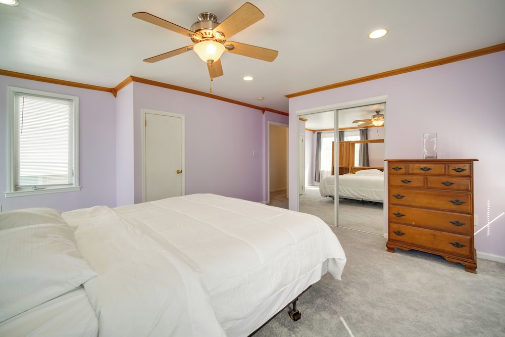 Eclectic Atlantic City Home ~ 1 Mi to Casinos!