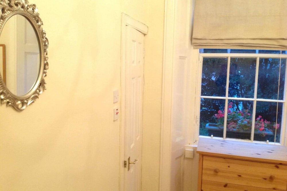 1 Bedroom Apartment on Charming St Stephen Street