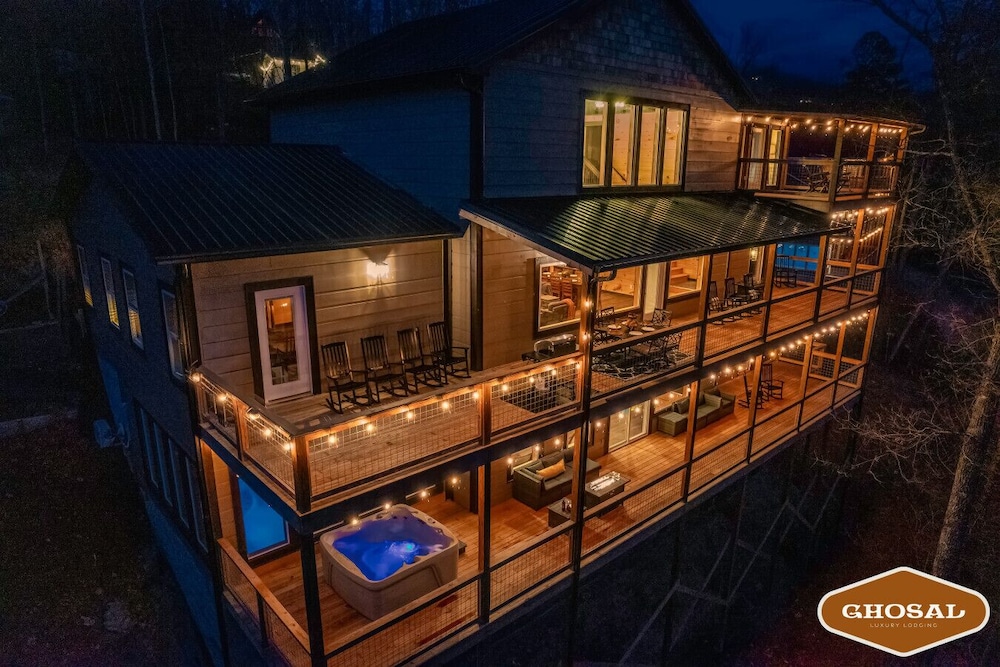 Summit Luxe Resort