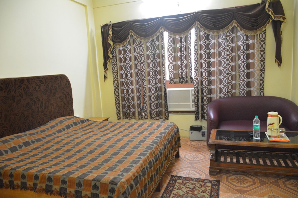 Mansarovar Hotel & Banquets
