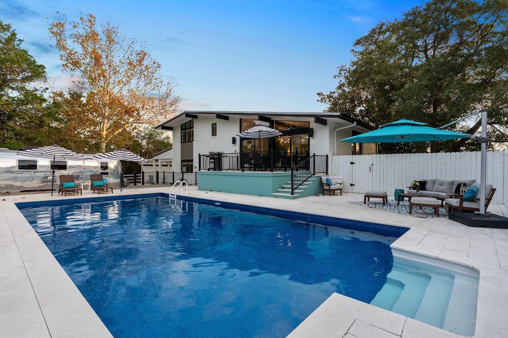 30A Florida Flashback by Avantstay Private Pool Golf Cart 3 Blocks to Beach